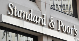 S&P: Türk lirasında dengelenme var ancak ekonomi daralacak