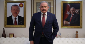 'Hocaefendi’nin kasetlerini dinleyerek, yazdıklarını okuyarak yetişmiş insanlarız biz'
