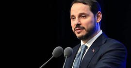 Albayrak kadınlardan gelen sorulara şaşırmış