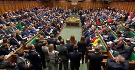 Parlamento anlaşmasız Brexit'i reddetti