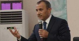 Kayyımın elini sıkmayan 2 kişi gözaltına alındı