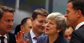 AB'den May'in 'Brexit'i erteleme' telebine şartlı onay