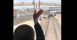 AKP'li heyetten kendilerini izleyenlere: Şeyin trene baktığı gibi bakıyorlar