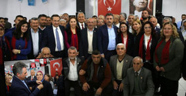 İzmir Bayraklı'da bini aşkın AKP'li CHP'ye geçti