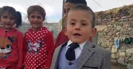 5 yaşındaki muhtar adayı: Oy istiyorum, çikolata dağıtacağım