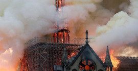 Notre Dame Katedrali için bağış yağıyor
