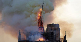 Air France Notre Dame'ın restorasyonunda çalışacakları ücretsiz taşıyacak