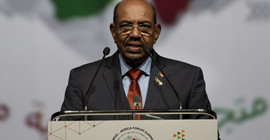 Sudan'da el Beşir yemek yemeyi ve ilaçları reddediyor