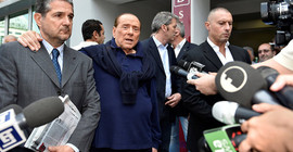 Hastaneye kaldırılan Berlusconi ameliyat oldu