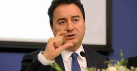 Babacan: Parti kurmayı arkadaşlarla konuşuyoruz