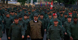 Maduro askerlerle gövde gösterisi yaptı