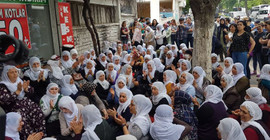 Tutuklu anneleri bugün de sokaktaydı