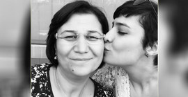 Sabiha Temizkan: Başardınız, beyaz tülbentleriniz zalimlerin yüzlerine tokat gibi çarptı