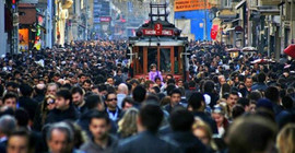 AKP 23 Haziran’da İstanbul’a dönmeyi düşünmeyen partilileri aradı