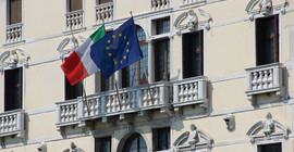 Borcunu dizginleyemeyen İtalya'ya AB'den ceza