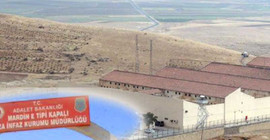 Müdürün koruması tutukluları darp etti