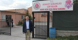 CHP’li Çakırözer, Ayşe Düzkan ve Füsun Üstel’i ziyaret etti