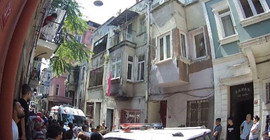 Beyoğlu’nda 16 yaşında bir çocuk evinin çatısında ölü bulundu