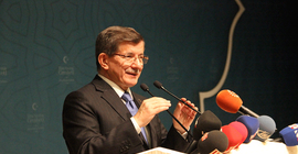 Davutoğlu'ndan 'enderun' teravihine eleştiri