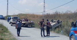 Oy kullanmaktan dönen aile trafik kazası geçirdi: 1 ölü, 1 yaralı