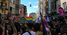 LGBTİ+’lara polis müdahalesi