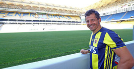 Emre Belözoğlu yeniden Fenerbahçe'de