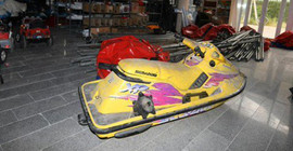 Ankara Büyükşehir deposunda bir jet ski bulundu