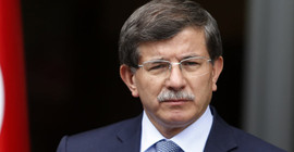 Davutoğlu'nun retweeti tartışma konusu oldu