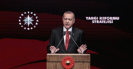 ‘Yargı reformu belgesini gazetecileri fişleyen SETA mı hazırladı?’