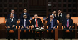 Hükümet muhalefetin sorularına cevap vermedi
