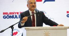 AKP'li başkanın 3 ayrı koltuğu, 4 ayrı maaşı var