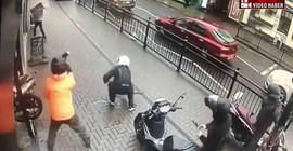 İngiltere'de kuyumcu soyguncularına böyle direndiler