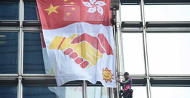 'Örümcek adam' Hong Kong'da bu kez 'barış' için tırmandı