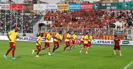 Denizli ilk maçında şampiyonu devirdi