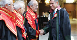 İzmir Barosu'ndan TBB'ye: Bizi temsil etmiyorsunuz