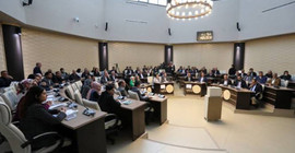 Kayyım, belediye meclisini feshetti