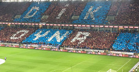 Trabzonspor taraftarları Emine Bulut için yapılan saygı duruşuna uymadı