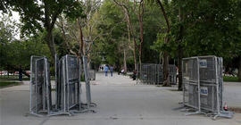 Gezi Parkı da bariyerlerle çevrildi