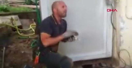 Yavru kediyi kurtaran itfaiyeci gözyaşlarına hakim olamadı