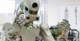 Rusya’nın insansı robotu dünyaya döndü
