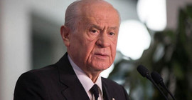 Bahçeli: Bazıları sanat uğruna Türkiye’yi kurban etmeye çalışıyor