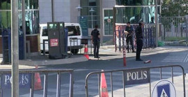 İstanbul Adliyesi'nde özel güvenlik kendisini vurdu