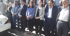 HDP'li vekiller kayyım atanan Karayazı'ya gitti