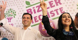 'Yeni komplo sürecine karşı özgürlüklerini talep etmeye devam edeceğiz'