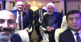 Liderlerden minibüs 'selfie'si