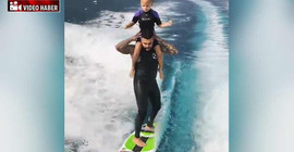 Timati, kızıyla dalga sörfü yaptı