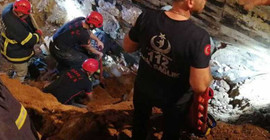 Göçük altında kalan işçi hayatını kaybetti