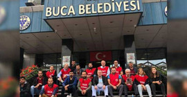 Ücretlerini 5 aydır alamayan işçiler oturma eylemi yaptı