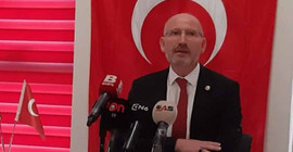 Davutoğlu ekibinden bir siyasetçi daha AKP'den istifa etti