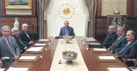 KHK çıkışı sonrası Arınç: AKP Türkiye'nin sigortası, sigortayı attırmamak lazım